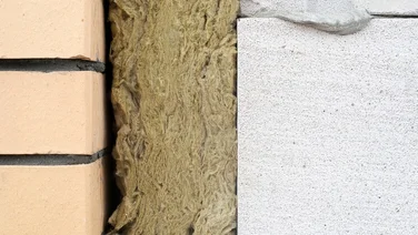 Cavity wall insulation fibre